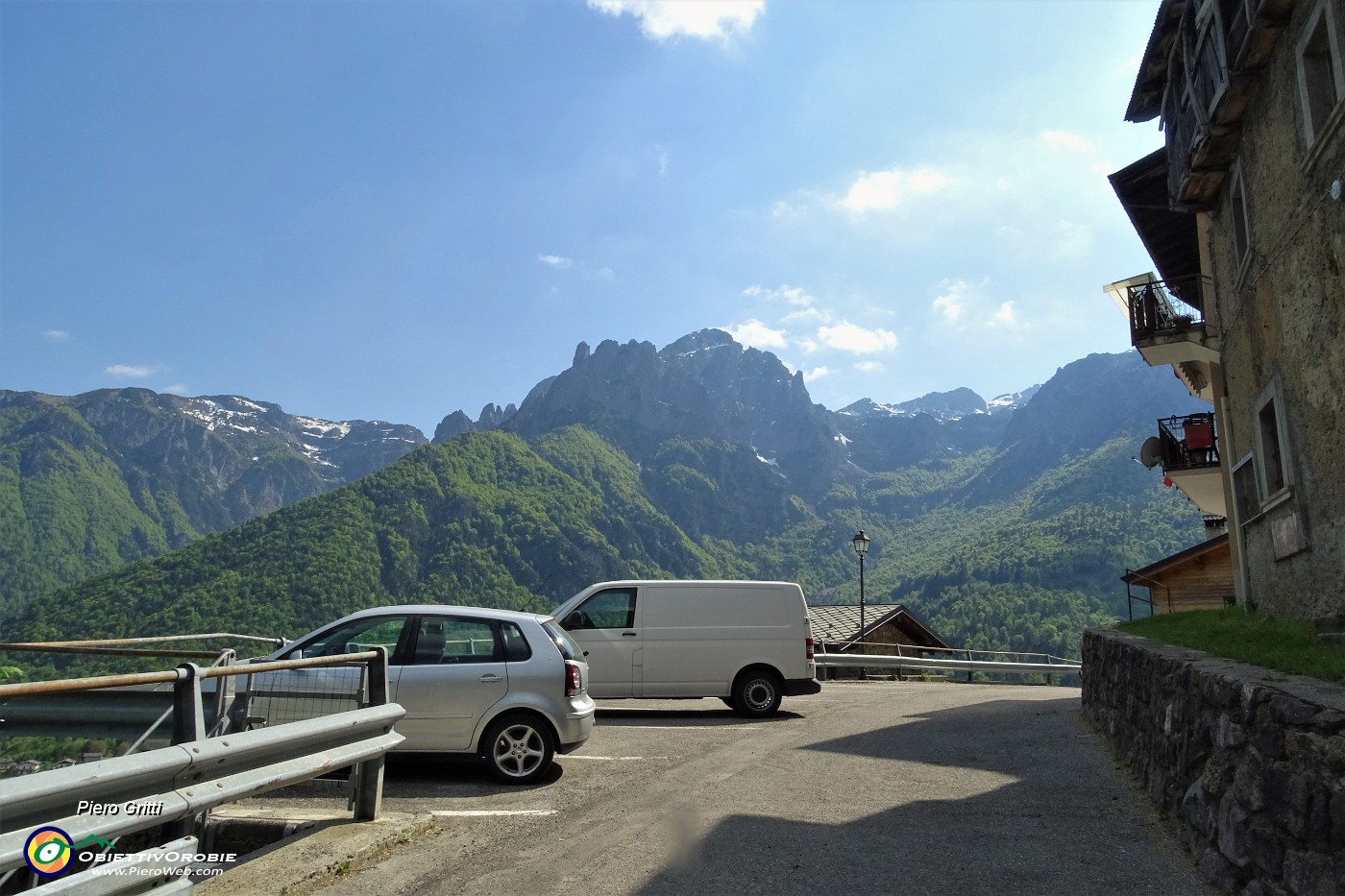 09 Alla frazione Grasso parcheggio l'auto (1026 m).JPG -                                